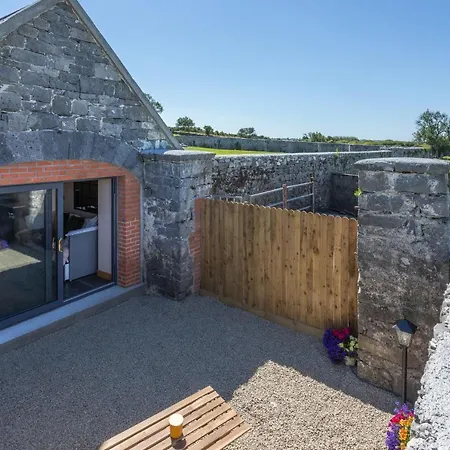 Coach House On The Shores Of Lough Corrib Hébergement de vacances
